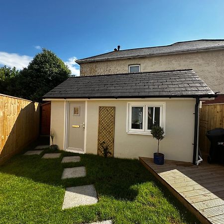 Peaceful Southbourne Studio - Pets Welcome ボーンマス エクステリア 写真