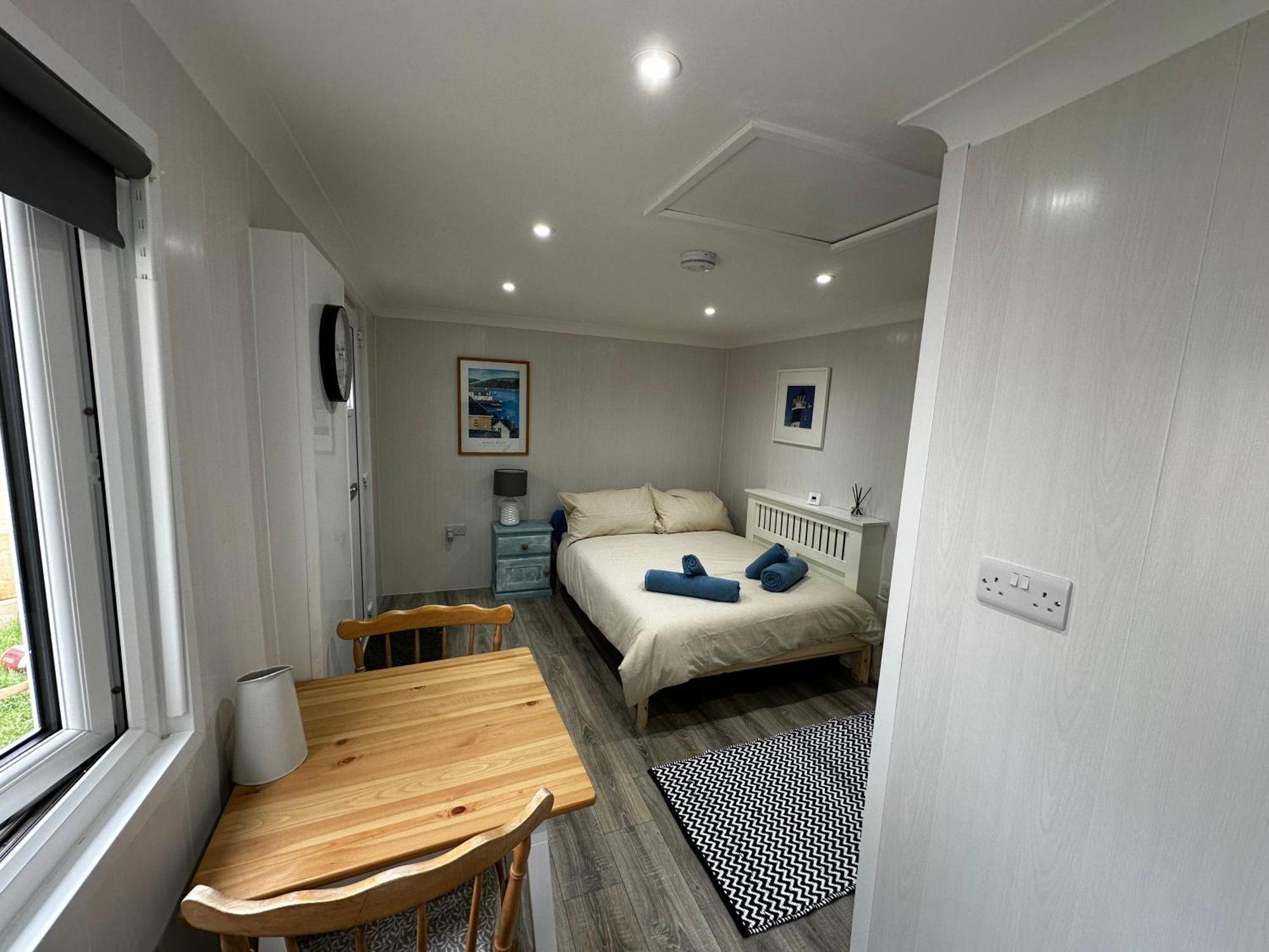 Peaceful Southbourne Studio - Pets Welcome ボーンマス エクステリア 写真